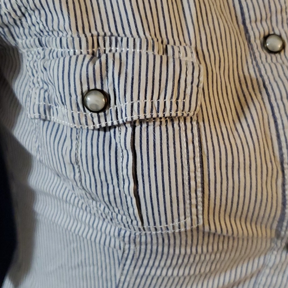 Button down shirt - Picture 2 of 7